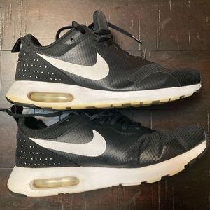 Nike Womans Air Max Tavas 'Black' SIZE 10 lots of life left